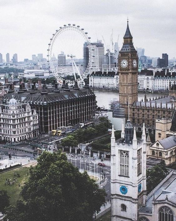 stuhpefy's tweet photo. Raptei o amor da minha vida e trouxe-a a Londres, numa das minhas épocas favoritas na cidade, para celebrar o nosso 3 mês! Amo-te! https://t.co/1Qo73vZWjI