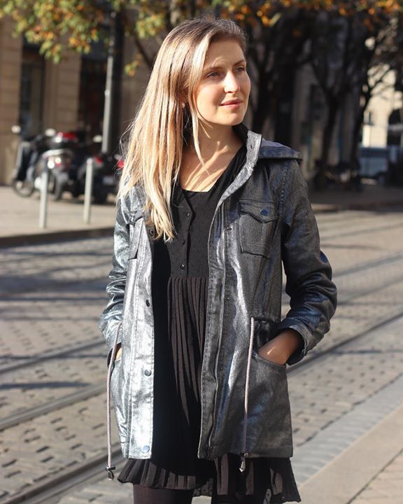 La jolie @passiondupain a adopté notre parka Anna ✌️
Prête à affronter la grisaille ☁️
•
•
•
#parka #clothes #womenstyle #instashipping #cloandjo #outfitoftheday #lookoftheday #igersfrance #bordeaux #lyon #paris #instalook #dailpypic #tenuedujour #fashionstyle #fashionphotog…