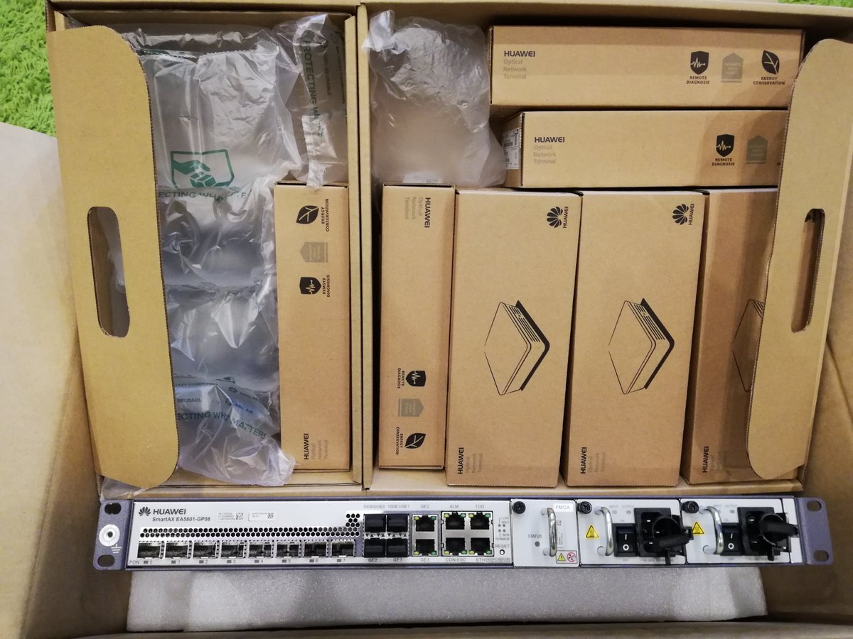 MilaTkac's tweet photo. Nově v labu @ KR:
#Huawei #SmartAX #EA5801 (GP08)
Zvládne připojit až 1000 uživatelů a má 2x 10GE porty. Taky na něm udělám svůj maturitní projekt. https://t.co/dcJil7iNv3