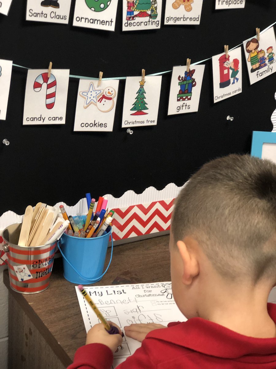 JulieC8466's tweet photo. #PowerwalkMoment Capturing a kindergarten teacher who orchestrates literacy centers and guided reading like a beautiful symphony! #BestYearYet #EisenhowerStrong #Zone1derful https://t.co/x2bBmqSZaR