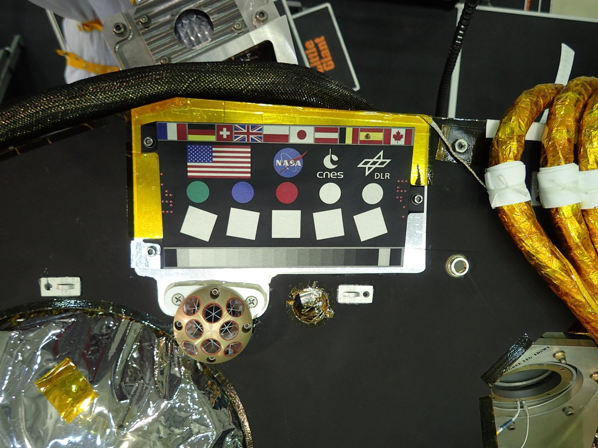 NASAJPL's tweet image. Teamwork makes the dream work. We&apos;re so proud to collaborate with all our international partners on @NASAInSight. Merci, danke and thank you to @NASA @CNES @DLR_en @ETH @LockheedMartin #MarsLanding