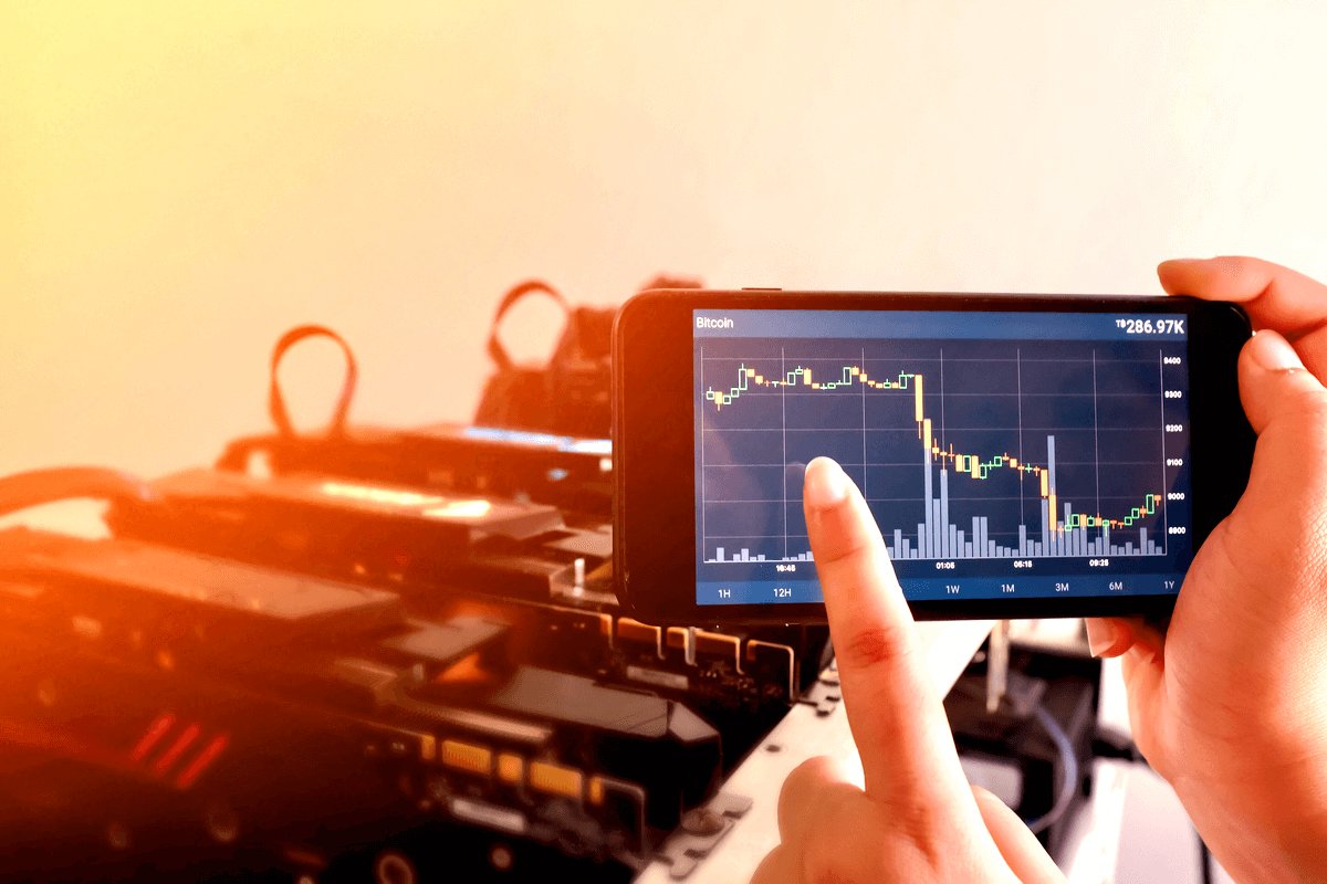 EliteMiningInc's tweet image. Mining rigs going offline leads to a hashrate drop in November buff.ly/2DYKVLB
Good news for those still mining, like EMI ! that is even still expanding! Here are the reasons why: buff.ly/2PBeVn3
#JustEMIthing #cryptomining #Nevercapitulate #bitcoin #crypto