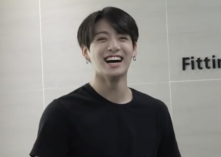 btslqpics's tweet photo. 𝓉𝒽𝑒 uwu 𝒿𝓊𝓂𝓅𝑒𝒹 𝑜𝓊𝓉 https://t.co/9ssThMvoct