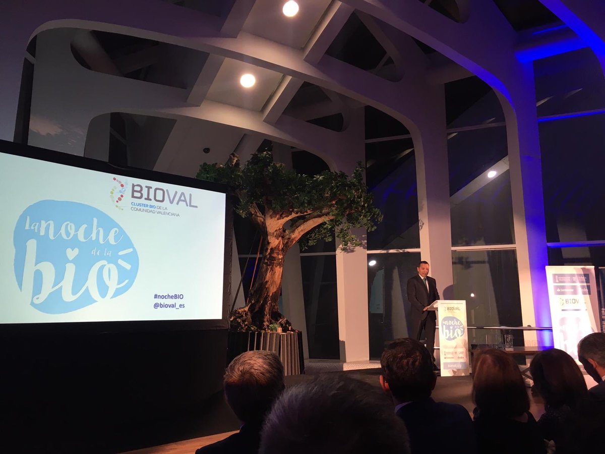 VLCTechCity's tweet image. Hoy hemos estado en la #nocheBIO de @BIOVAL_es hablando proyectos innovadores, objetivos y medidas para el próximo año 2019. 

#premiosBIOVAL