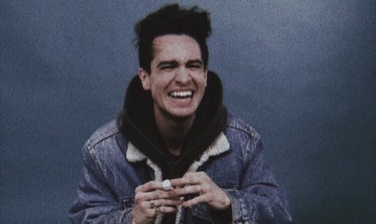 _wickedprayers's tweet image. brendon boyd urie;
•.• rp // fake life
.•. not new to rp or bren
•.• preferred sub 
.•. ships w/ chemistry
•.• open to au
.•. retweets appreciated
•.• penned by #Chαzzα