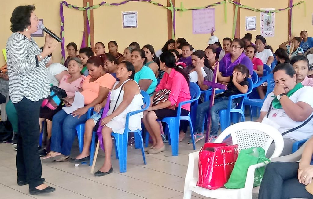 Nuestro Gobierno promueve la igualdad de derechos hacia la mujeres, este día la Gobernación de Morazan coordinada con diferentes instituciones de Gobierno y mujeres organizadas del departamento conmemoramos el día de la NO violencia contra la mujer ✋🏻👩🏻