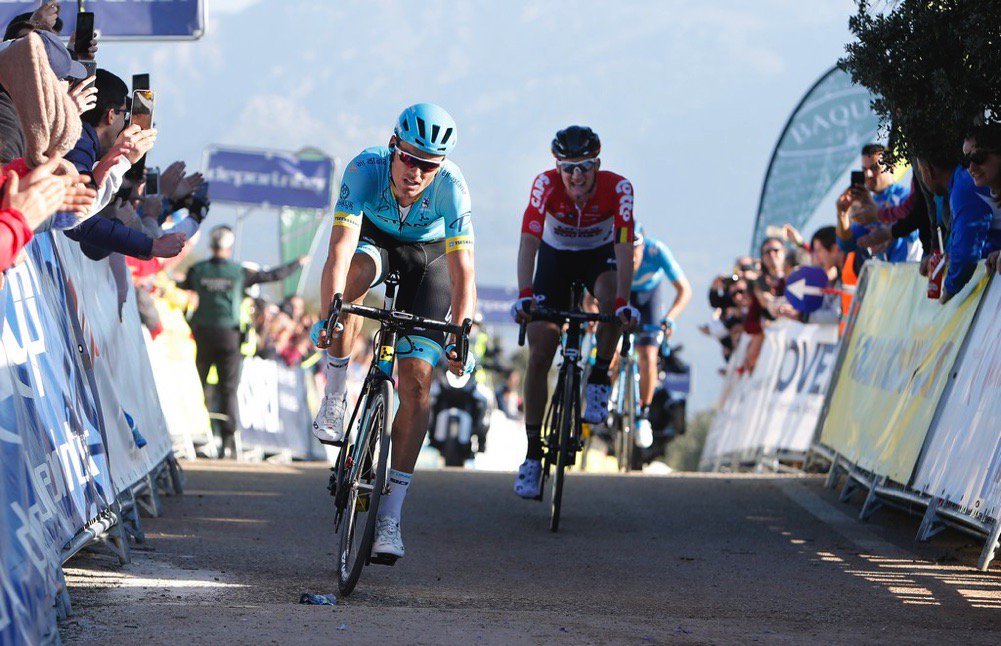 cycling_360's tweet photo. 📽️ Rewind the Season 2018
🇪🇸 64th @VCANDALUCIA
📍Stage 2 
✔️Otura➖La Guardia de Jaén
🚴‍♂️(140.0K) 
🇳🇱 @WoutPoels 🏆
🇪🇸 @LLEONSANCHEZ
🇧🇪 @Tim_Wellens

#vueltaandalucia #64RdS #VCA2019 @TeamSky @AstanaTeam @Lotto_Soudal https://t.co/Aj6hXei4Al