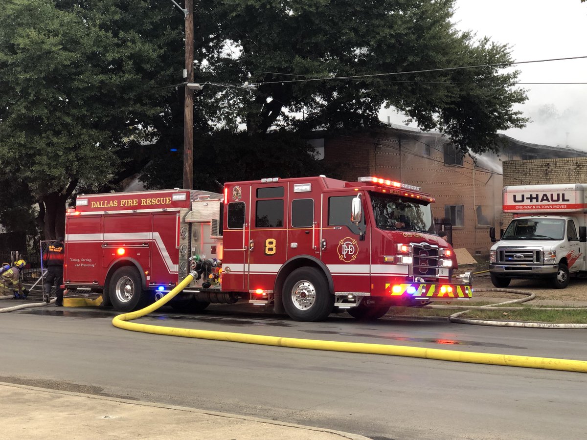 SiddonsMartin's tweet photo. Dallas Fire-Rescue's new (and first of many) #PierceVelocity pumper, Engine 8, on scene of a structure fire last week in Old East Dallas. Strong work! #DallasFireRescue #workingfire #pierceperformance #pierceonscene https://t.co/aFiLJqZ3Os