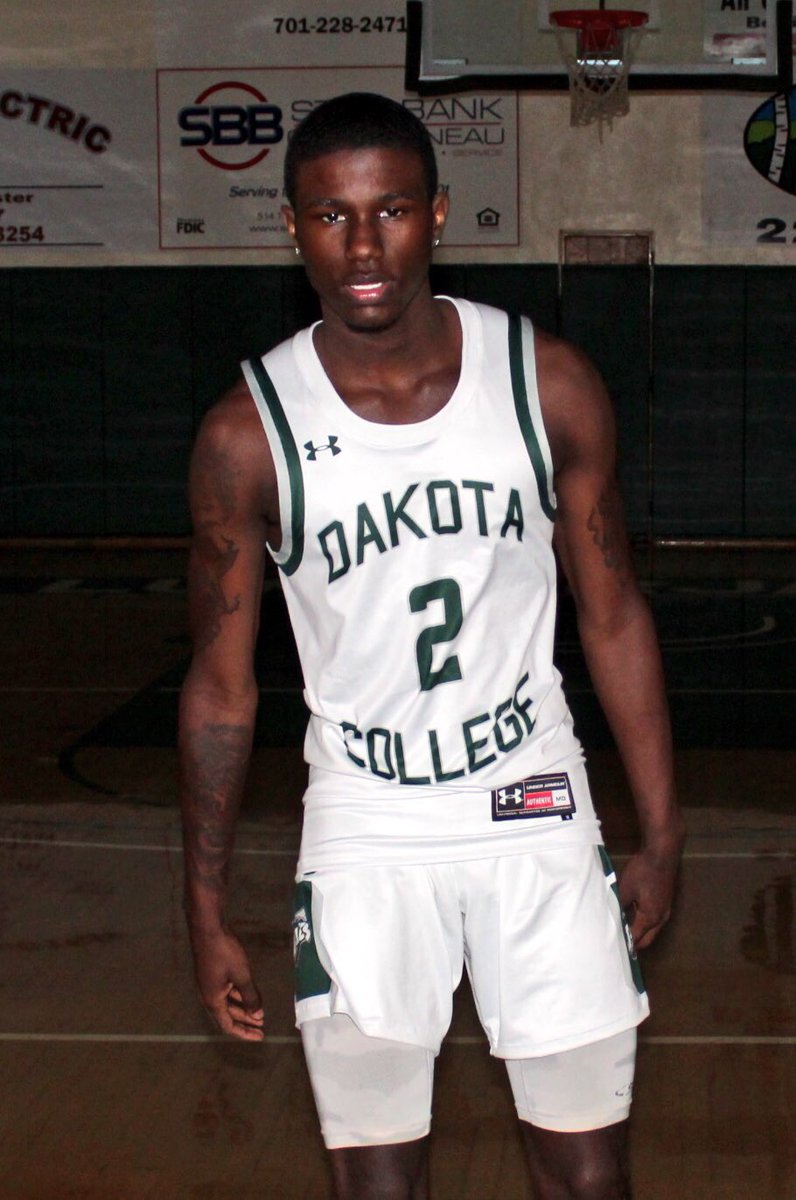 Jarrett_PRO's tweet image. Nizarre Thompson (GA) is a gifted shooter. Deep range sniper that has found his niche at Dakota College Bottineau.

In 21 minutes of action Thompson netted 28pts, going 6-11 from the 3pt line, against a tough NJCAA D1 Region 9 Foe.

#SayLess... #WorkMore...

#PRO
#AgainstAllOdds