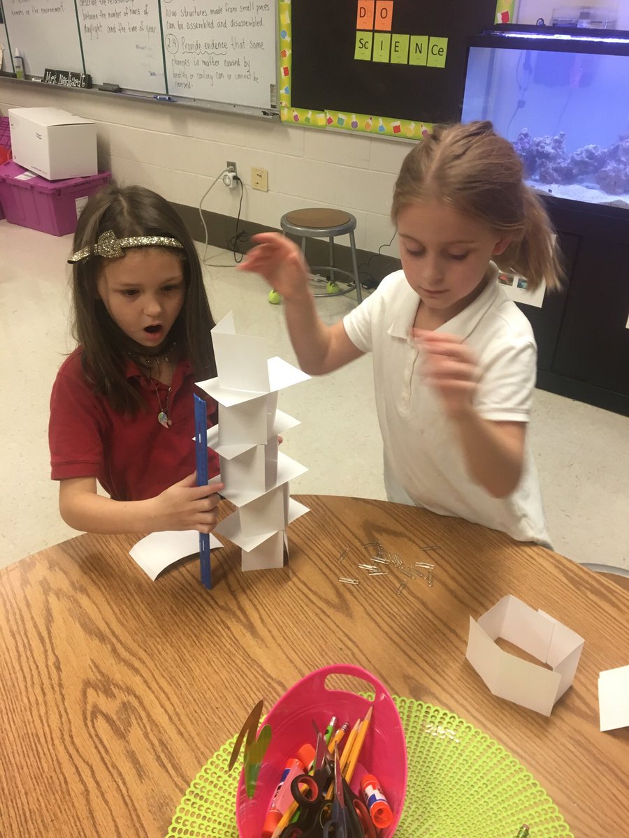hoolie1julie's tweet photo. Our Seconds Building tall towers @HutchensElem #GirlsInSTEM @MysterySci #materialmagic @MobilePublicSch https://t.co/V8evPeKFBd