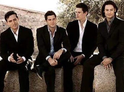 Sebbyholics's tweet photo. Great share @ursbuhler_fan ❤️Repost By ursbuhler_fan: @ildivours @sebdivo @carlosmarinildivo @divodavidmiller #ildivours #ildivo #ursbuhler #ursbühler😍🎤🎶💕 #ursbühler🇨🇭🎶🎤💕 #ursbühler #sebastienizambard #carlosmarin #davidmiller #ildivotour #ildiv… https://t.co/Q3M5B1EZt5 https://t.co/KIV0r5rrgy