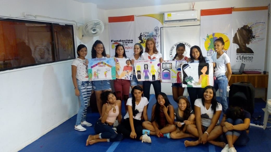 RedSurBAQ's tweet photo. Las mujeres jóvenes  empoderadas dela @redmja participaron el fin de semana  del  COSTURERO DE PAZ
Cuentos, costura y algo más…
Este taller  hace parte  del programa PAZEARTE del área cultural del @BancoRepublica y la Fundación Palabras de Mayores @Banrepcultural https://t.co/GzPn5af1hf