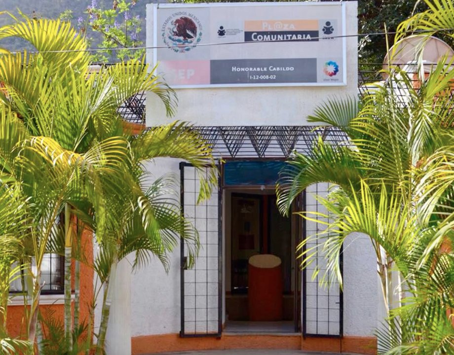 INEAmx's tweet photo. Ya no pierdas más tiempo, acércate a cualquier Plaza Comunitaria 🏘 #INEA y pregunta cómo terminar tu primaria o secundaria y anímate, recuerda que #ConEducaciónCrecemos y tenemos mayores oportunidades de desarrollo en la vida y el trabajo.  📚🔖 https://t.co/zAFbhGrKAU