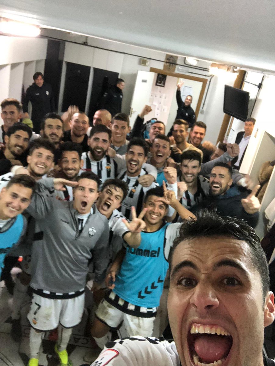 josebamuguruza's tweet photo. Gracias Castalia una vez mas, por fin llego la ansiada victoria! Todos lo necesitábamos, vosotros y nosotros, y que mejor que conseguirlo en casa delante vuestra. Y llego la recompensa a todo el trabajo que hay detras de todo esto. #PPO @CD_Castellon https://t.co/WptrhLpcXs