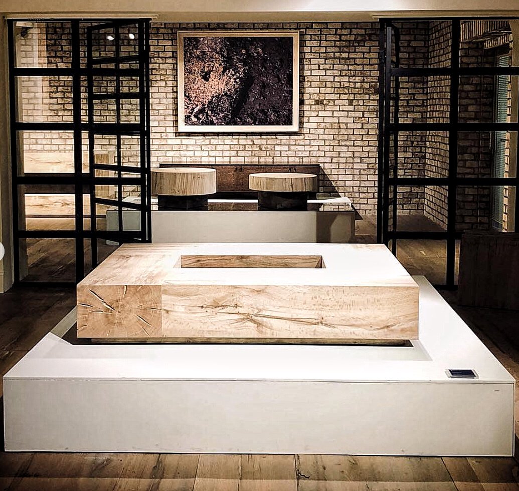 taraceagroup's tweet photo. 🔷 #MondayMotivation/ We couldn’t take our 👀 off this absolutely stunning showroom by #TaraceaFruniture 💫💫
#nestmodern #modernfurniture #taracea #highpointmarket #HPMKT @HPMarketNews #interiordesign. Via @NESTModern https://t.co/DkHklLsdsE https://t.co/QNe2ufsgGN