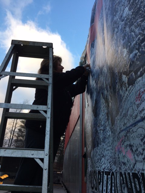MDSHA's tweet photo. Our team, proud to be holiday helpers, signed the greeting card on the 105-ft truck carrying @USCapitolTree, when it “rested for the night” at our LaVale Shop before making its way to DC. Thank you to our LaVale team for assisting w/this special delivery. #trackthetree #mdotnews https://t.co/y5goMD0spC