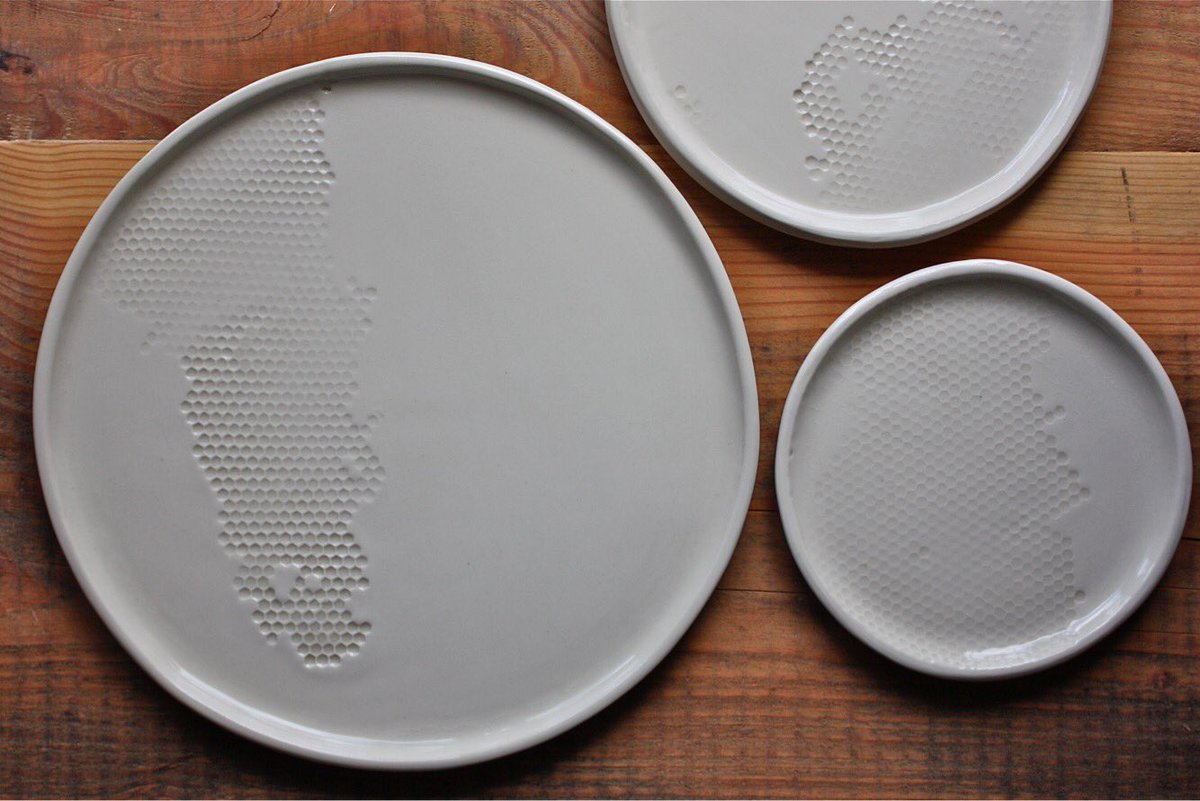 Kiln9ceramics's tweet photo. Chefs are pushing my design #research and #development ... this is a custom sample that I have put together for Chef Daniel Craig at @OakandCru #handmade #farmtotable #honeycomb #chefsplate #restauranttableware #madeincanada #custom https://t.co/4WZdQlGait