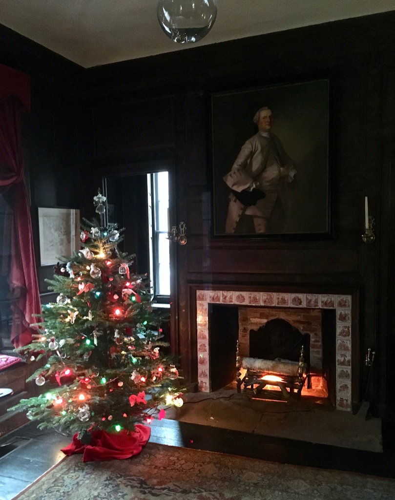 Christmas Past at the Warner House. Please join us for Christmas Past on December 1, 2018 from Noon to 3 P.M.  Violinist Emily Grodin will provide music for the open house. Reservations are not needed. Admission is free. (Donations are always appreciated)