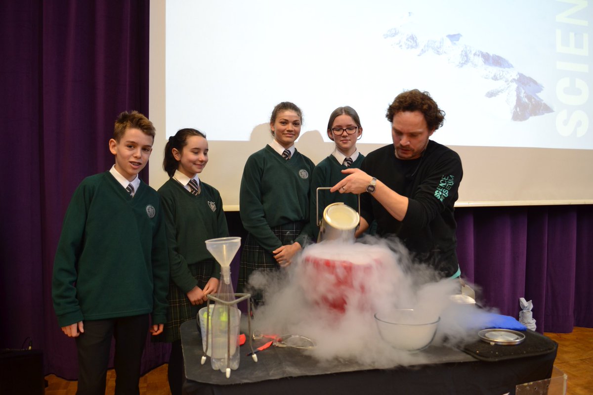 UoCOutreach's tweet photo. Some awesome shots of our day at @QES_KL &amp; @QKSKendal #ScienceRoadshow #SuperCool https://t.co/65P137waQL