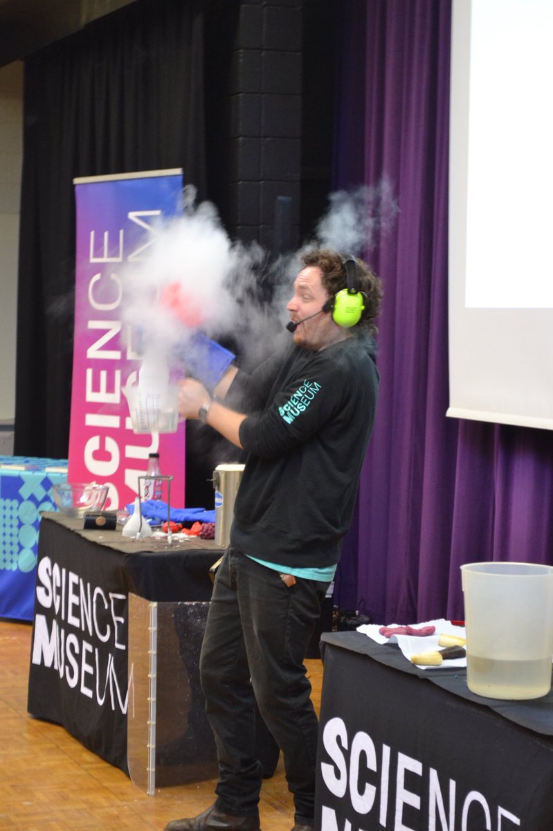 UoCOutreach's tweet photo. Some awesome shots of our day at @QES_KL &amp; @QKSKendal #ScienceRoadshow #SuperCool https://t.co/65P137waQL