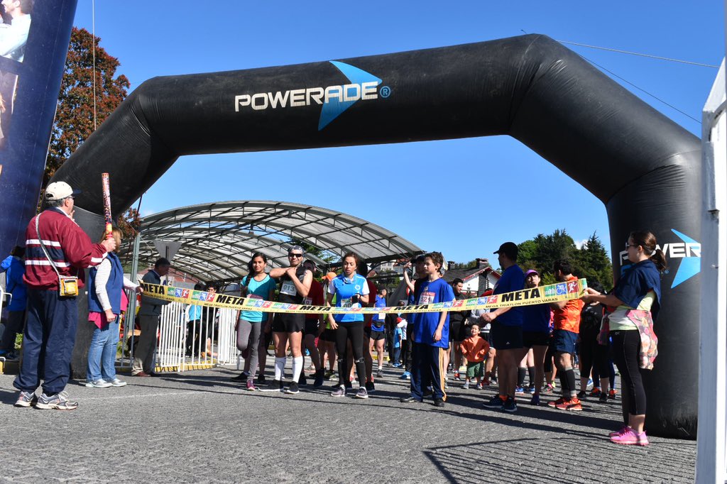 RotaryDelLago's tweet image. Con una gran concurrencia de corredores se llevó a cabo la #corridarotary para recaudar fondos para la #polio Gracias a las empresas colaboradoras, al @diario_eha y @muniptovaras @rotary4355 @BorisSR @RotaryRassin #puertovaras