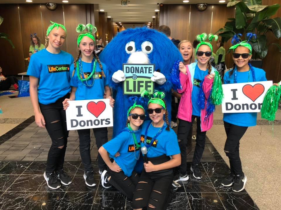 NetworkForHope_'s tweet image. LifeCenter's #LipSyncChallenge video has been a huge hit! In less than a week, we've had 46K reach on Facebook, and it has been shared 450+ times. Thank you to @KY_OrganDonor for this challenge! We love raising awareness for #DonateLife. Check it out: bit.ly/2SgmUTq