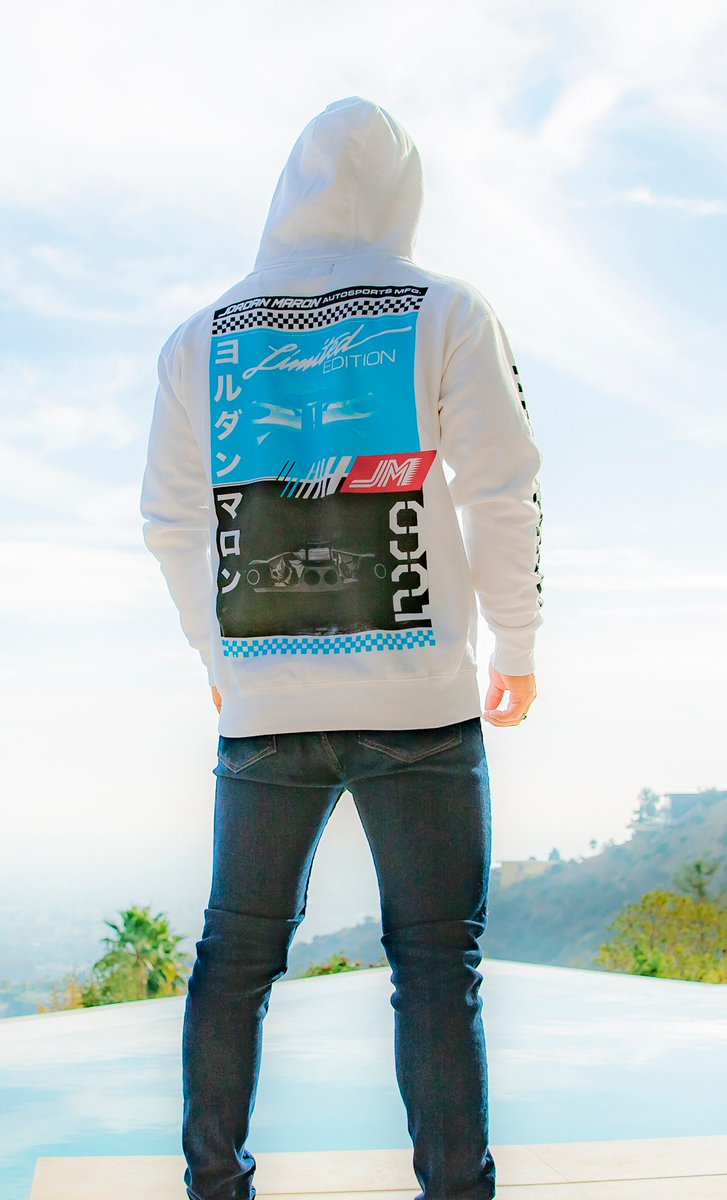 CaptainSparklez's tweet photo. Only a few hours left for both Team Ianite and zoom zoom merch. I swear I didn't plan for this to happen but it be what it be

Ianite: https://t.co/kkTpaM9hsB
zoom zoom: https://t.co/QwMOtt1SlB https://t.co/pvzMVCz06V