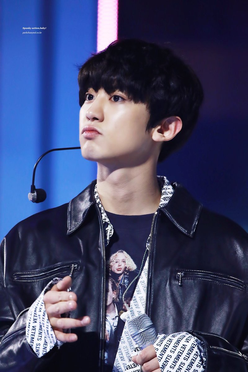 exo_pout's tweet photo. Happy Birthday to our cute and passionate genius! Keep on being the happy virus that you are 💖 #Happy_LOEY_Day #HappyChanyeolDay https://t.co/G9mgijVDaz
