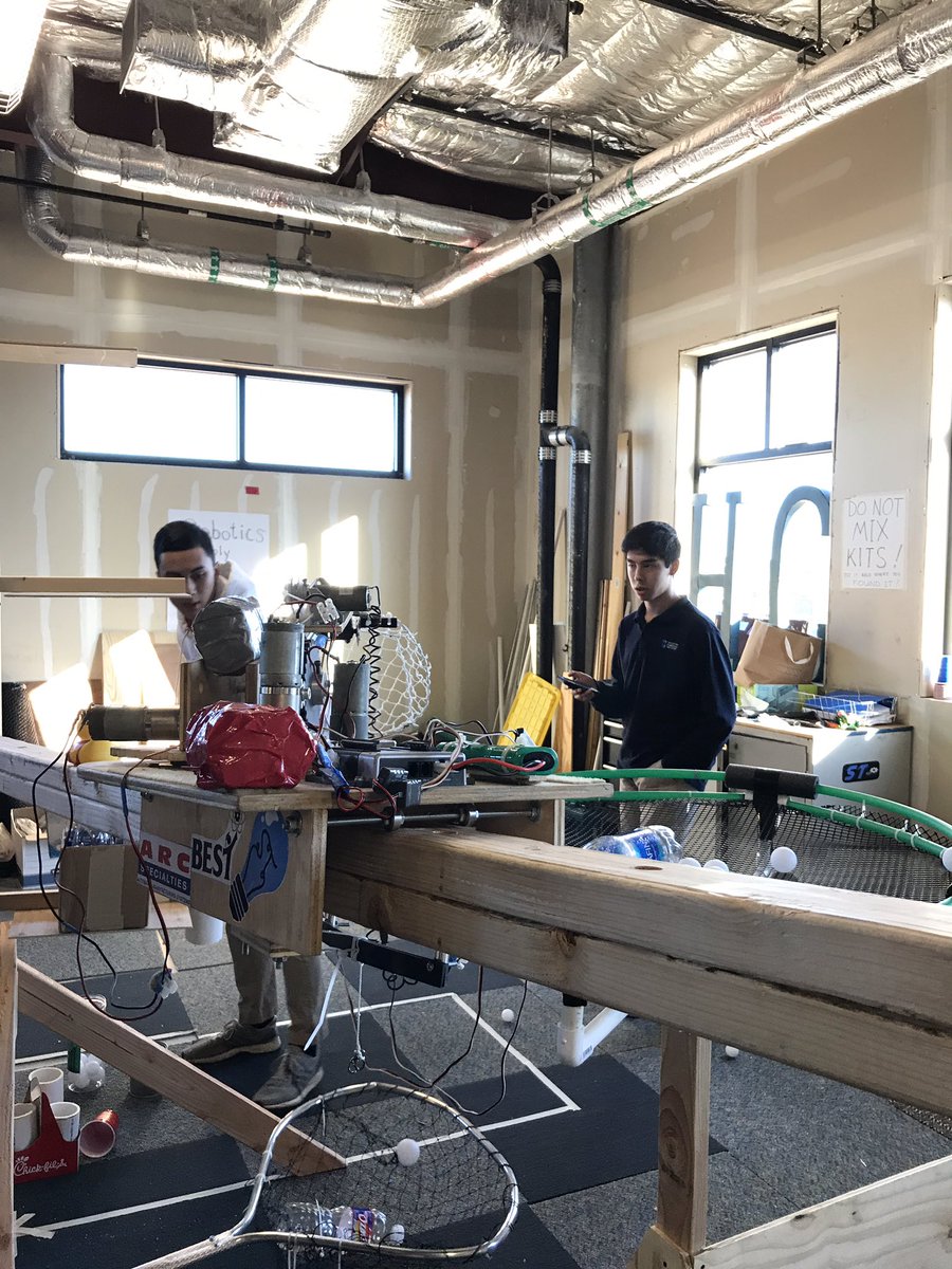 stang_tech's tweet photo. Practicing for @BESTRobotics regional competition!
#thanks2bestrobotics https://t.co/TKgxpfjLCq