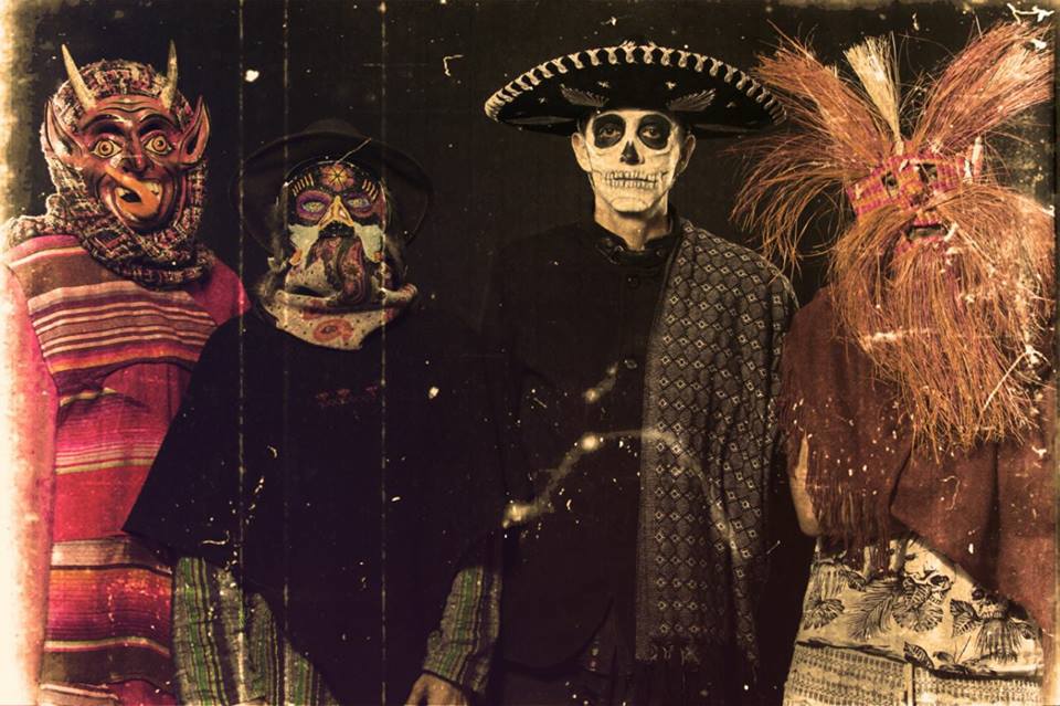ElSoundcheck's tweet photo. Ya están en la cabina de @bizarrofm📻 los @diablocalavera 🇲🇽 conversando con @ninagonzalez85 sobre su disco #Diablocalavera👿💀. ¿Qué haces que aún no sintonizas? ¡Dale! 👉 https://t.co/dkG6YH2lay #OpenToTheMoment #SurgeIndependiente https://t.co/crtO9bRexi
