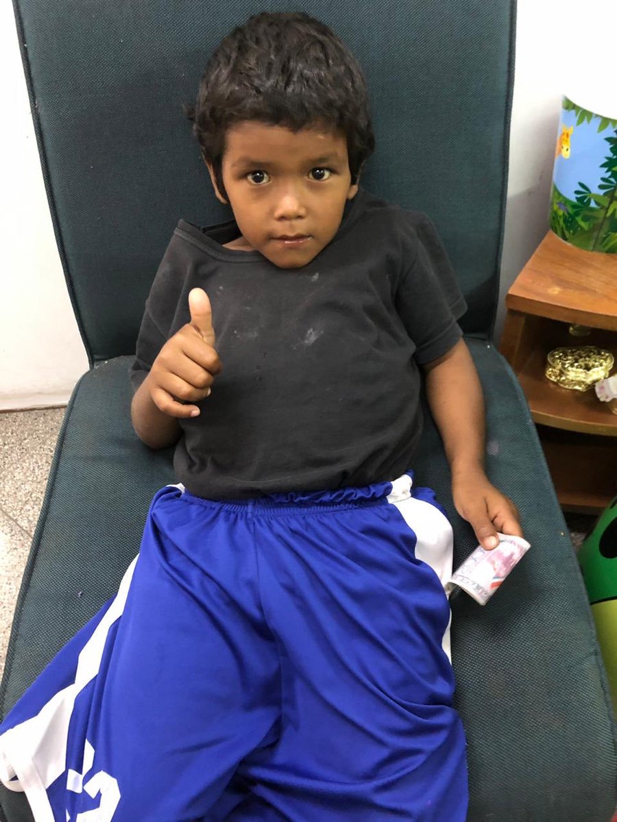 MINNAParaguay's tweet photo. Alexis busca a su familia. Tiene aproximadamente 6 años, fue encontrado en la zona del Barrio San Francisco, Zeballos Cue y está protegido por dispositivos del MINNA. Si tienen información sobre su familia, llamar al 147 Fono Ayuda o acercarse a la Cría 9na Metropolitana. https://t.co/mWcLXj8hsf
