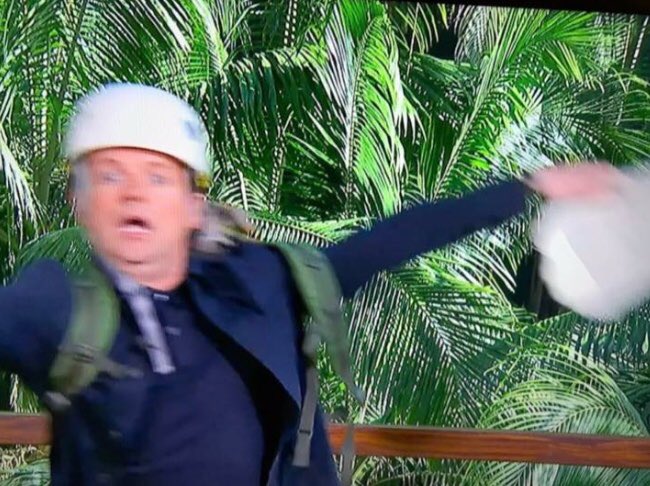 bethany9731's tweet photo. When your in the toilet at the club and hear Mr Brightside starting  💃🏻💃🏻 #ImACeleb https://t.co/3GThuW5us1