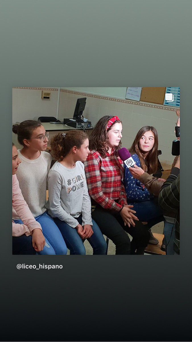StopIt_girls's tweet photo. El canal @apunt_media ha tenido el gusto de sacarnos en directo en el programa @APuntdirecte y el @LiceoHispano de @AytoPaterna @SagredoMarco @majosemonferrer @USembassyMadrid @AmericanSpaceVL https://t.co/iMF0YMVzcV