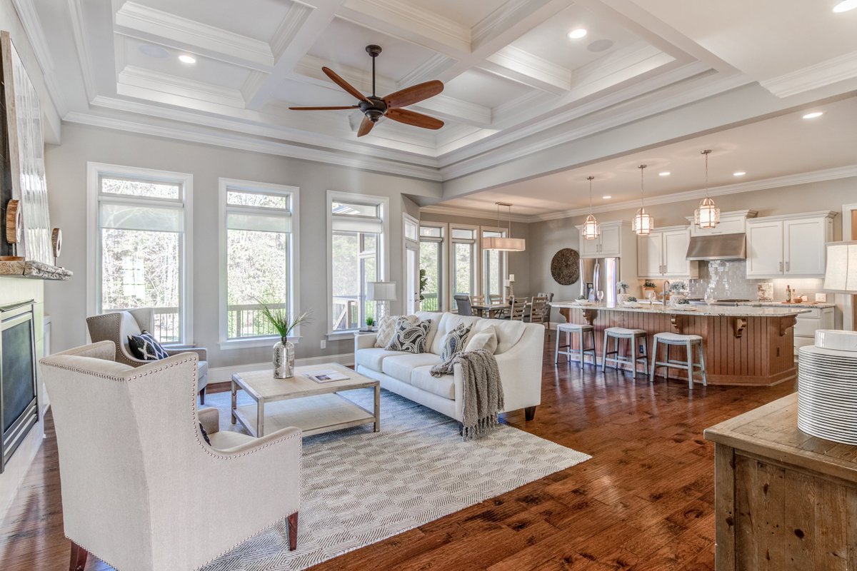 MotionPads's tweet image. Looking for that gem in #Durham #NC near the Streets at Southpointe? Check out this beauty we photographed. #realestate #photography #homesforsale @AmyPomerantz