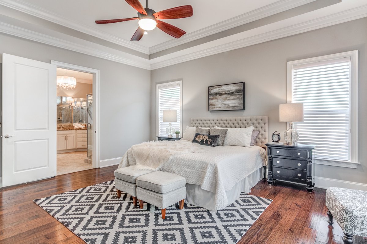 MotionPads's tweet image. Looking for that gem in #Durham #NC near the Streets at Southpointe? Check out this beauty we photographed. #realestate #photography #homesforsale @AmyPomerantz