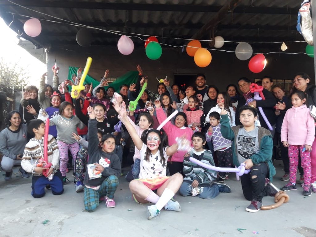 jorrjuarez's tweet photo. Feliz 1er Año Esc Hockey Social El Renuevo de Peruzzotti
Gracias x confiar en ntro proyecto #ElDeporteDeMiBarrio que enfoca a trabajar en la organización, fortalecimiento de las diferentes disciplinas, sinergia de vecinos, comerciantes e integrantes del Club @SolidarioPilar 🏑🙋🏽‍♂️ https://t.co/SfbYZFY7uw