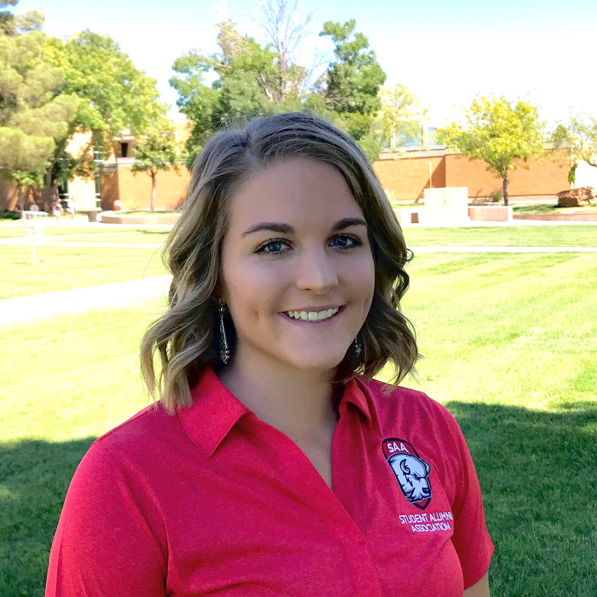 InsightCommDSU's tweet photo. Say hello to Hanna Pollock!  She's a senior media studies major with an emphasis in journalism.  She has lived in St. George for four years and she loves hiking, yoga and reading. Her career goal is to work in sports and entertainment public relations or for a nonprofit company. https://t.co/Em28jYmCB0