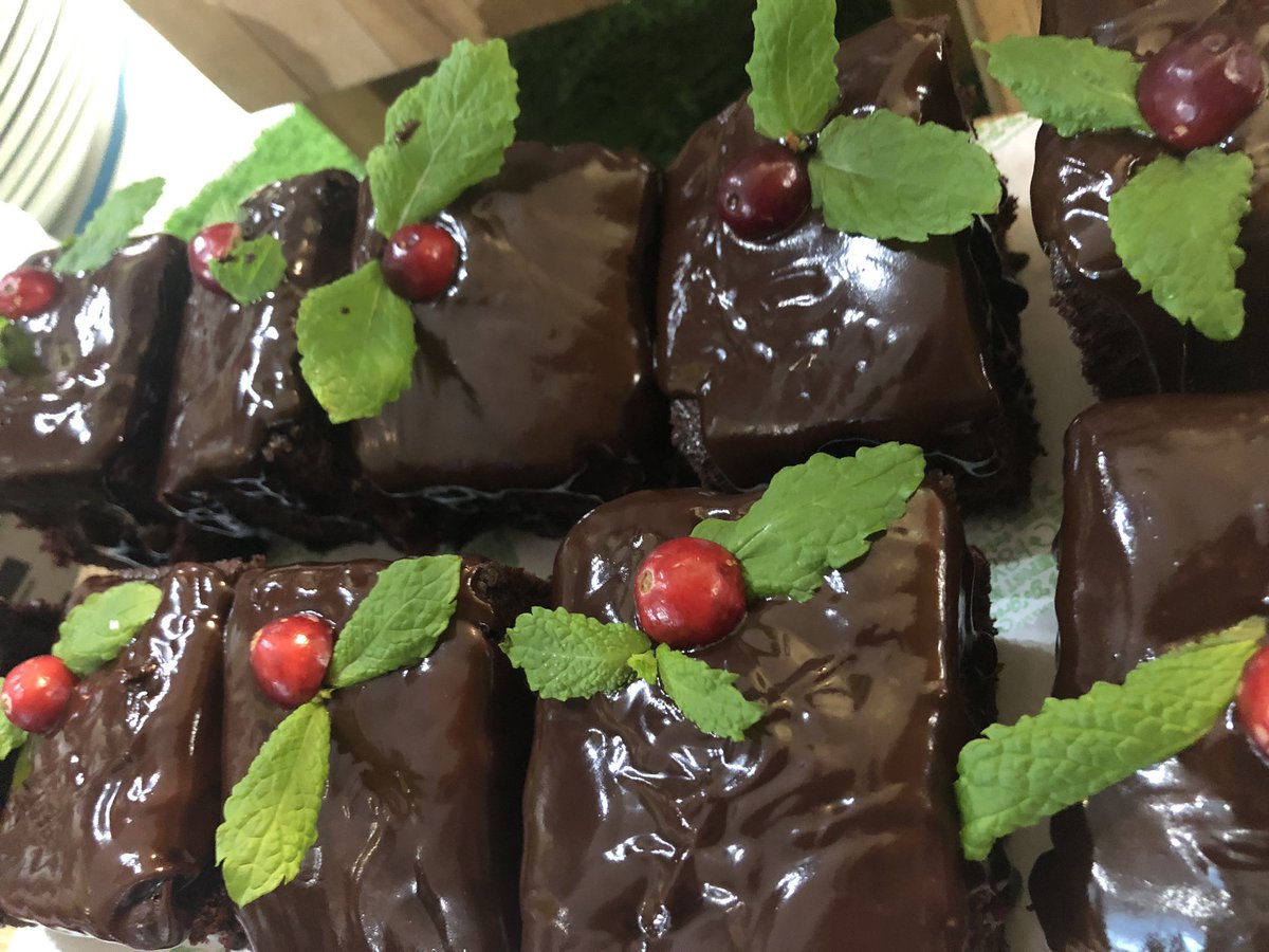 Christmas <a href="/o2/">O2</a> Bath Road Slough. Well done team💪👍<a href="/janismateo/">Janis Mateo</a> <a href="/DaveBostock5/">Dave Bostock</a> <a href="/bathroadfood/">@bathroadcatering</a>