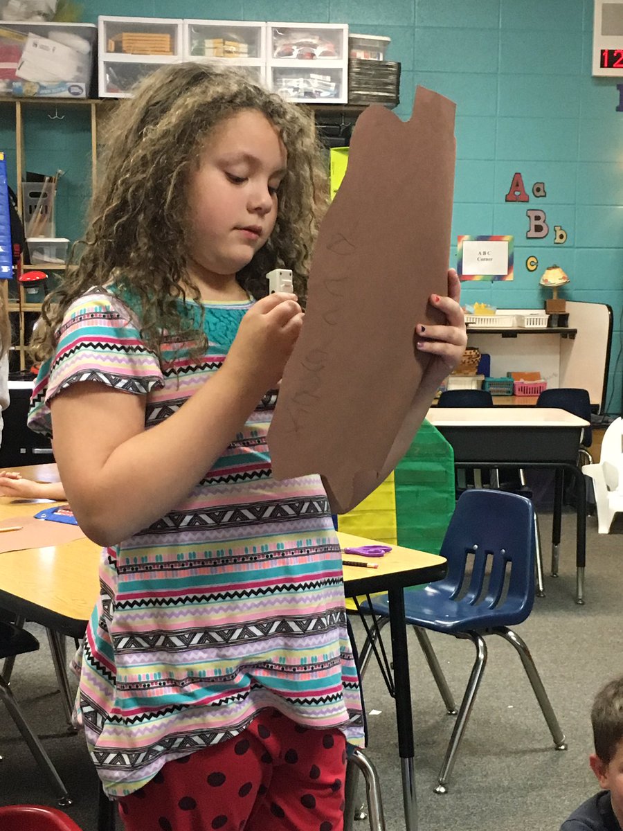 ReneeTarrant's tweet photo. We love to listen to our friends as they share about themselves in Morning Meeting. #CEtribe https://t.co/4rFSydVVeR