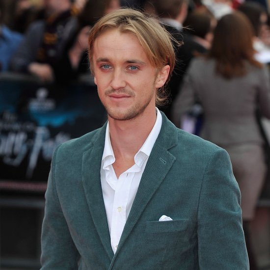 itsfictionary's tweet image. Drew’s pronouns are they/them/theirs. How do you see Drew? 

#patreon #fiction #haunting