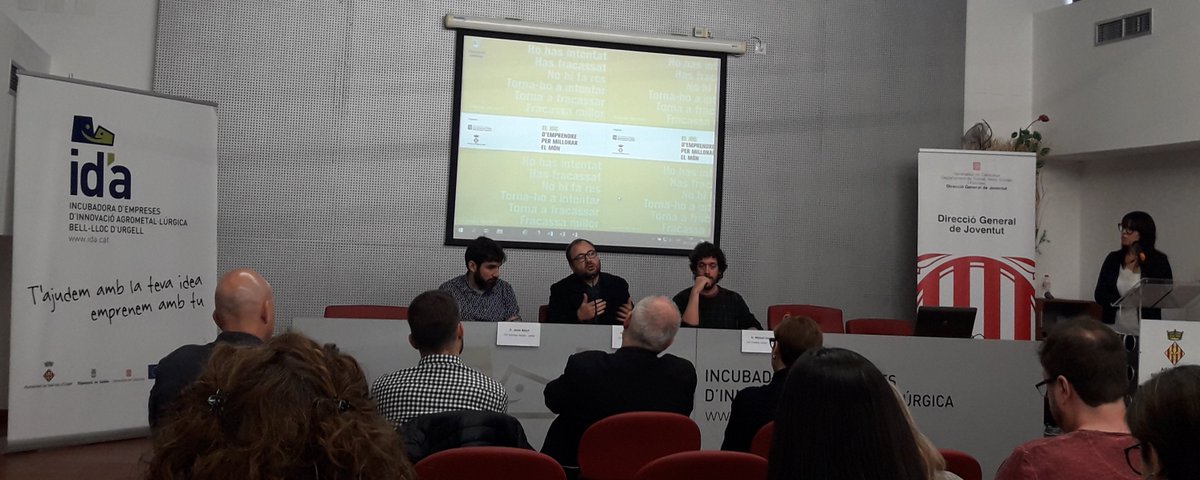 rosaprats's tweet image. Taula de la indústria videogamer en clau local i al món! @jboschaiguade #Starloop @AtJordi de @dabadugames i ManuelUsero de FinalBoss a @IncubadoraBLLC