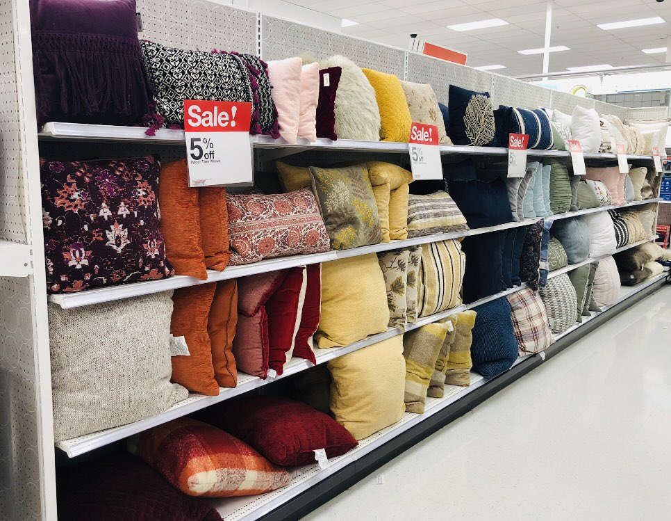 Making it easy to get that cozy &amp; comfortable look for our guests 😊 #T2847 #HomeSweetHome
