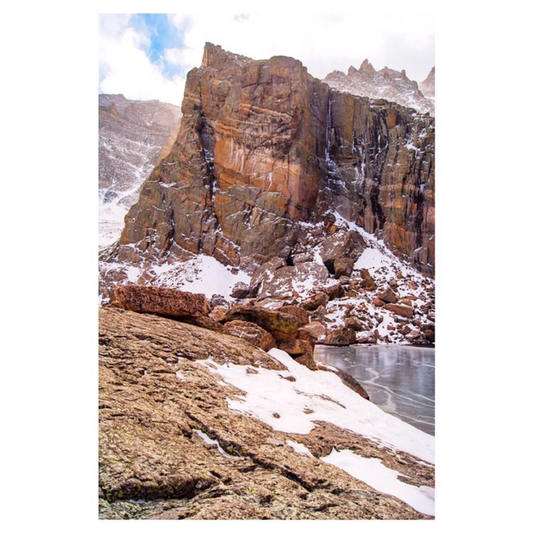 wldsplendidlife's tweet photo. To my friends who celebrate, I hope you had a lovely #Thanksgiving weekend! #chasmlake #rmnp #findyourpark #coloradolive https://t.co/rQepLDOVeh