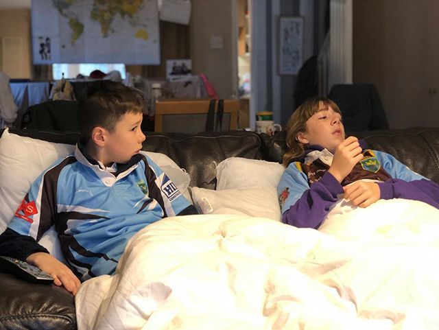 sparksy3's tweet photo. Sunday morning - I nip to the loo and my bed gets invaded 🙄 #godbabies #readyfortraining #oldcouple #🤣 https://t.co/zkrTprdywR https://t.co/Yz8peqeLSI