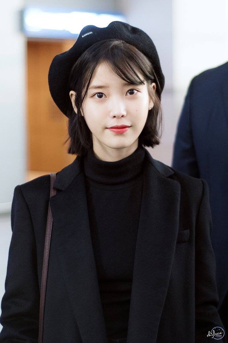 韓国 トレンド 最近のiuの空港写真が 美しすぎる 全身真っ黒のベレー帽姿 ほんとかわいい Iu T Co R25cgiztn3 Twitter