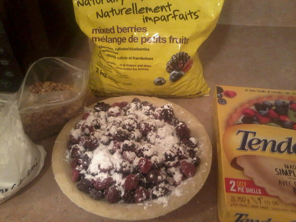 AilsaForshaw's tweet photo. On #NationalCakeDay, I'm making a #Pie, baby! Yum, I loooves pie! So fruity! This one was crazy easy to make, with some #CrumbleTopping from my fave #AppleCrumble recipe - and I rarely use a pre-made pie crust, but this one is #Tenderflake @Tenderflake๐ฅง
https://t.co/9fPlLRbh7i https://t.co/S037QmPNlv