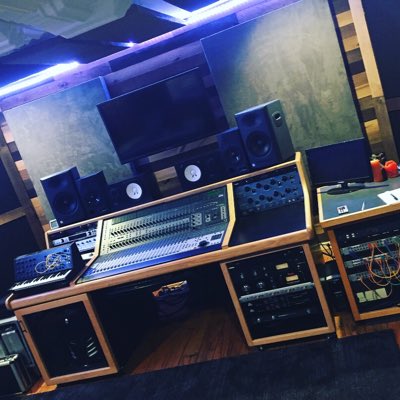 Mixwellstudios's tweet image. #NewProfilePic