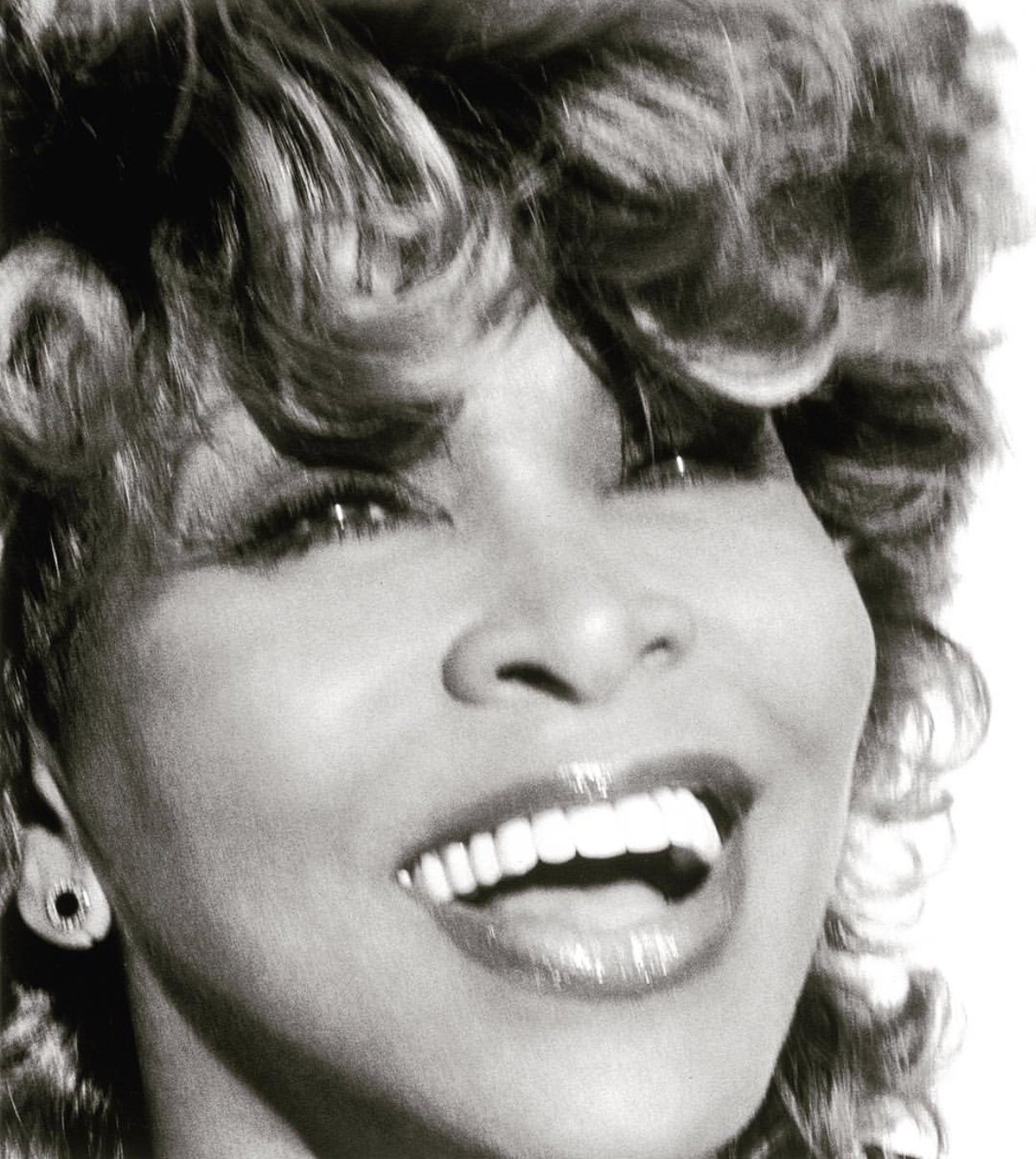 The beautiful & talented Tina Turner celebrates 79 years of life today! Happy birthday. 