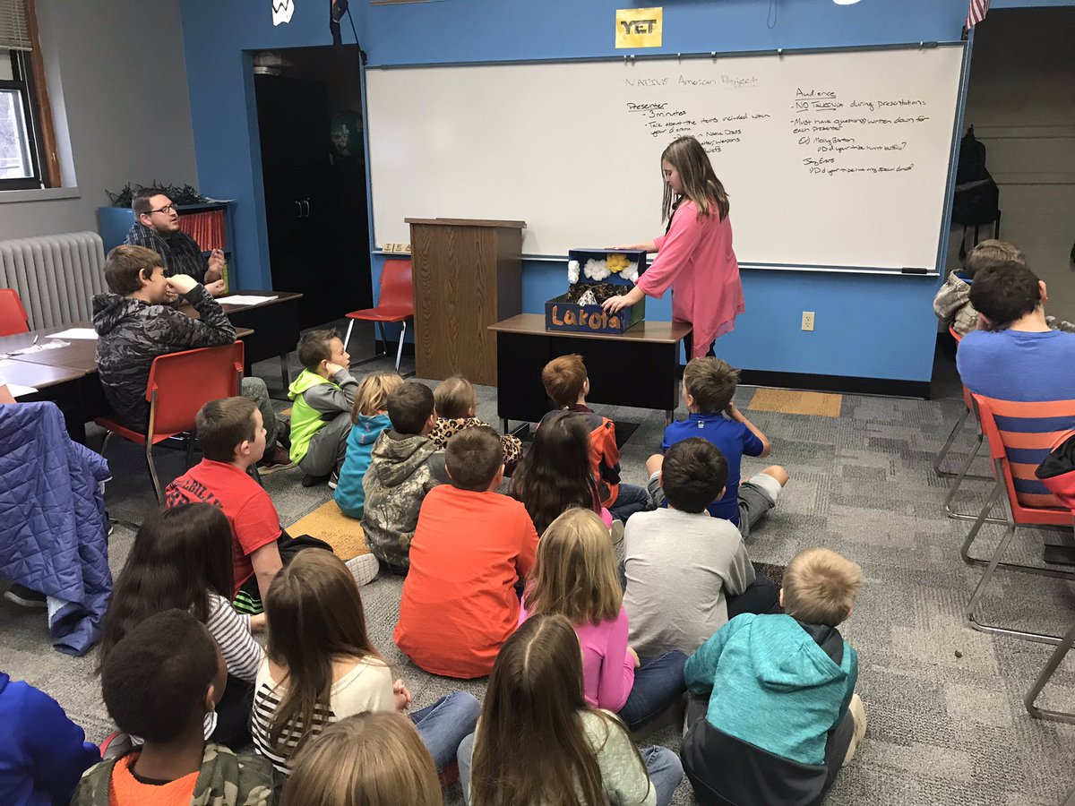 MrsBaker2nd's tweet photo. My class loved the 5th grade Native American projects. Thanks @RealCoachNelson for letting us come watch their presentations! #LESAchieve https://t.co/xaupbQC5o0