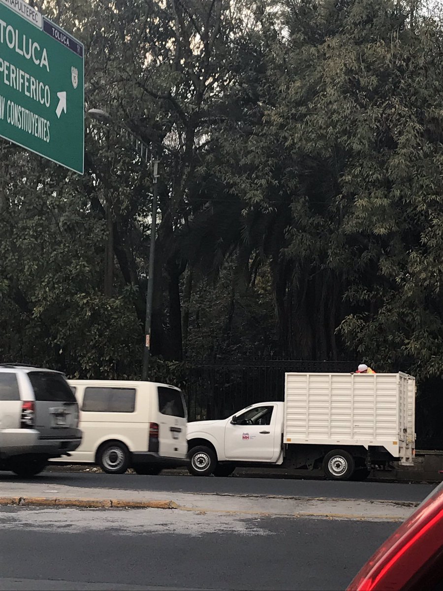 SM_Chapultepec's tweet photo. Por un espacio público limpio y democrático, recuperemos el exparadero poniente del #cetramchapultepec
Gracias @AlcaldiaMHmx @vromog por la limpieza del sitio, hasta músicos nos visitaron hoy 🎶 https://t.co/w2BydIXyI4